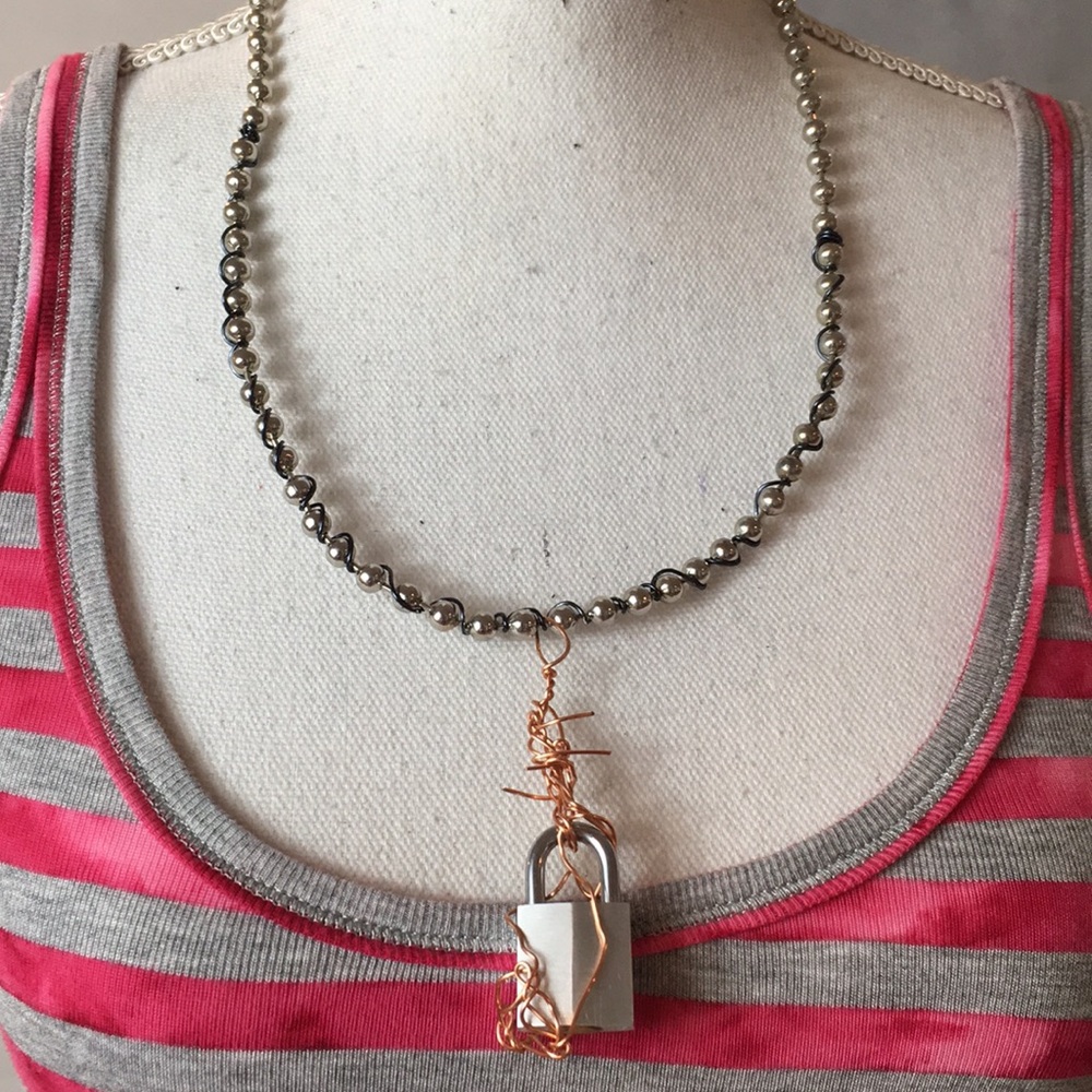 Barbed copper wire silver lock ball chain necklace